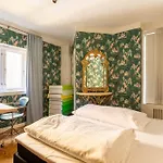 Elegant Scandinavian For 8 Guests