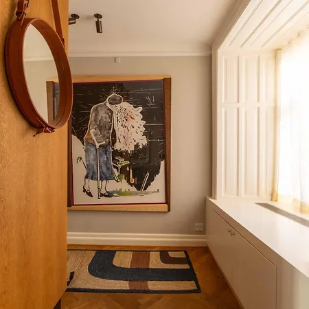 Elegant Scandinavian For 8 Guests København