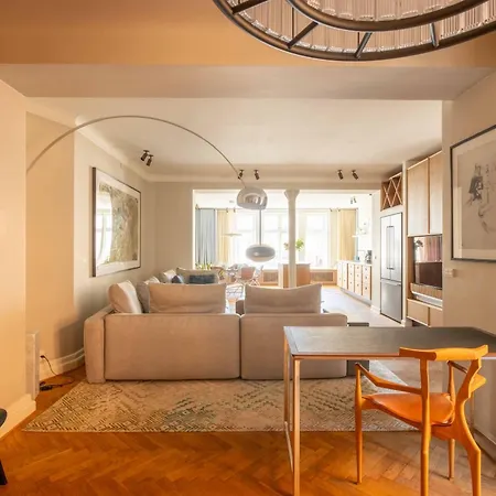 Elegant Scandinavian For 8 Guests